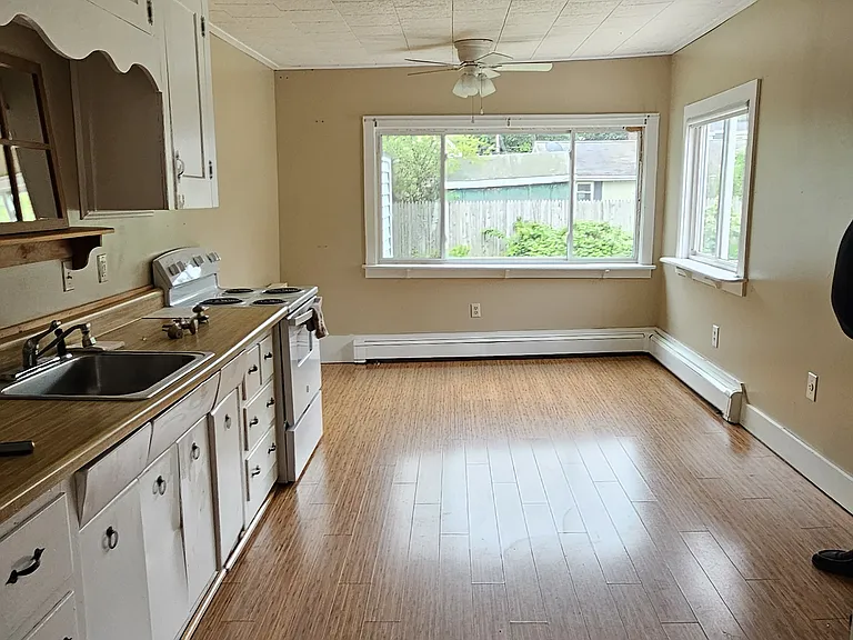 88 E Valentine St #2 — Photo 7