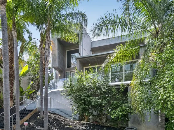 21530 Yucatan Ave, Woodland Hills, CA 91364