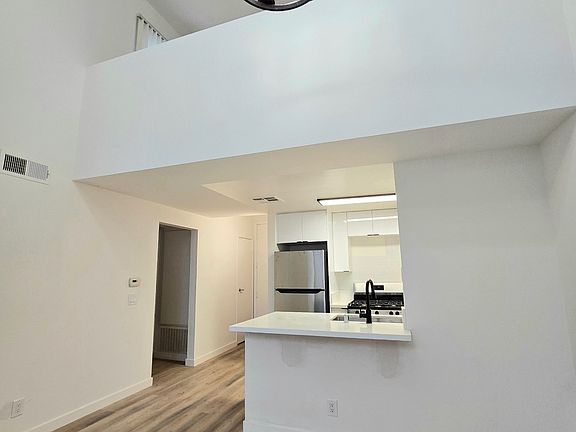 2nd image of 3050 W 4th St #309