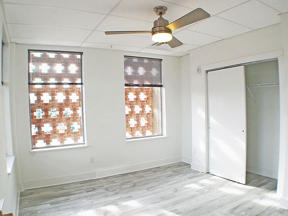 5th image of 3212 Cutshaw Ave #215