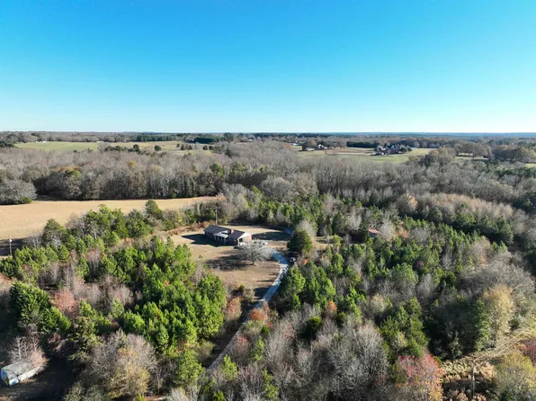569 Morris Bridge Rd, Roebuck, SC 29376