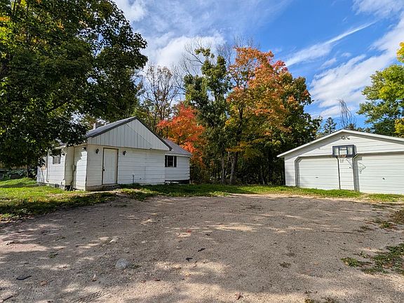 3rd image of 15890 390th St