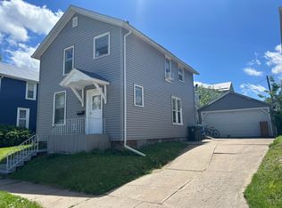 314 Broadway St, Muscatine, IA 52761