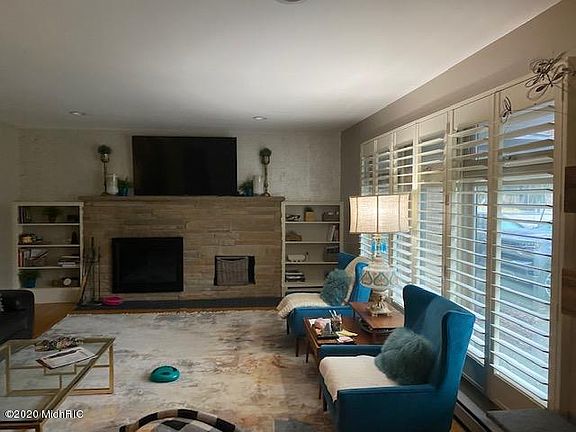 5th image of 306 Murphy Ct