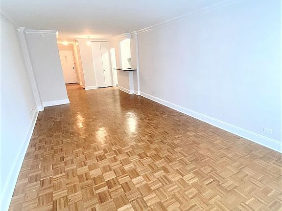 5th image of 442 W 57th St APT 7D