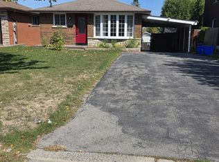 345 Fairlawn St, Oshawa, ON L1J 4R2