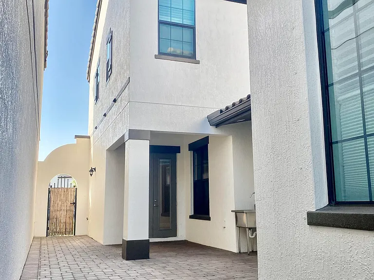 2715 Vuldarno Ln — Photo 32
