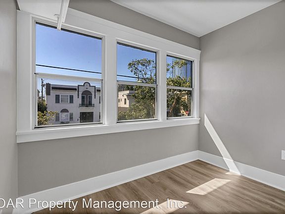 5th image of 1015 E 2nd St #10984820