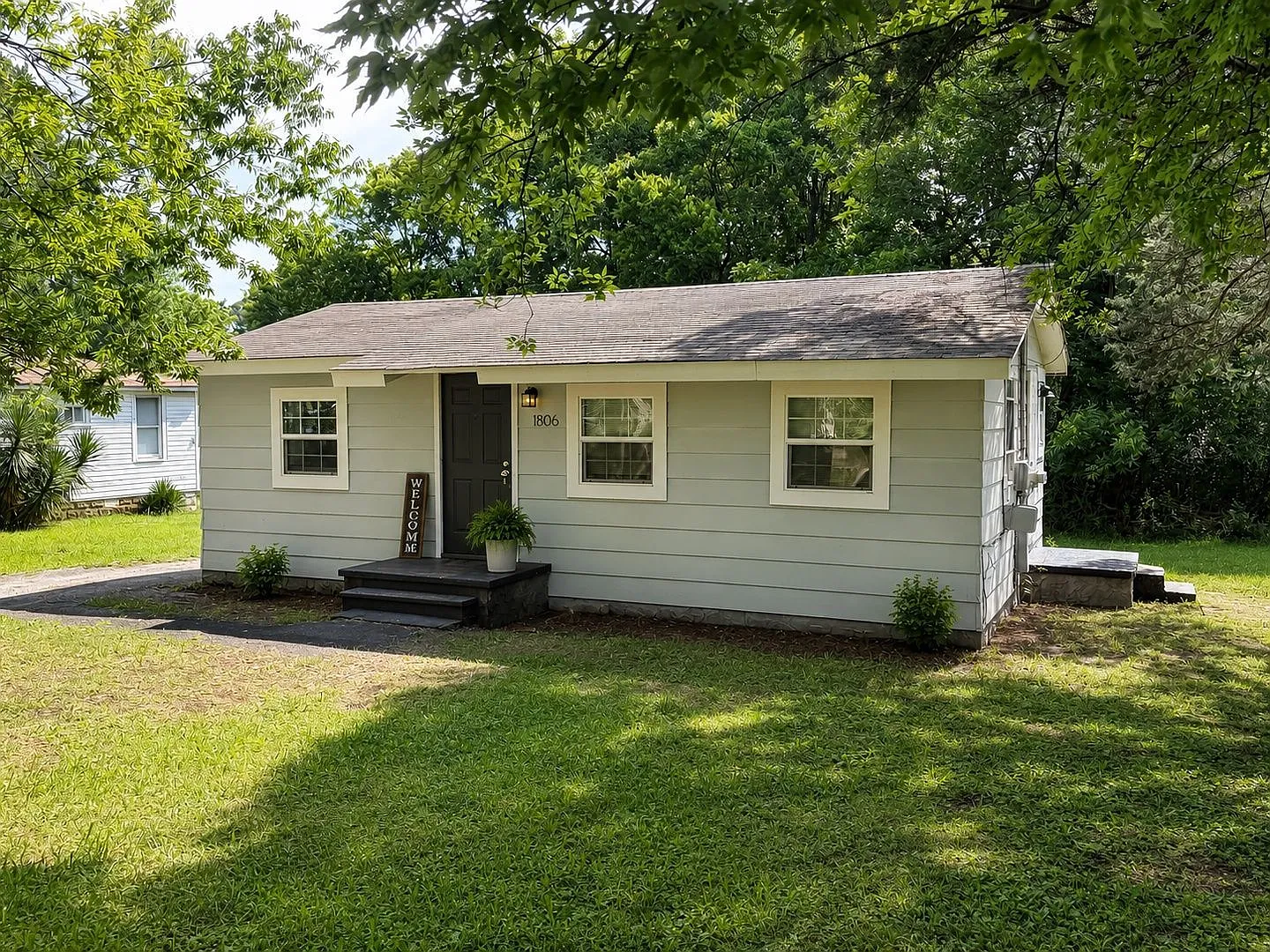 3 bed, 1.0 bath, 865 sqft, $1,225 — Photo 4