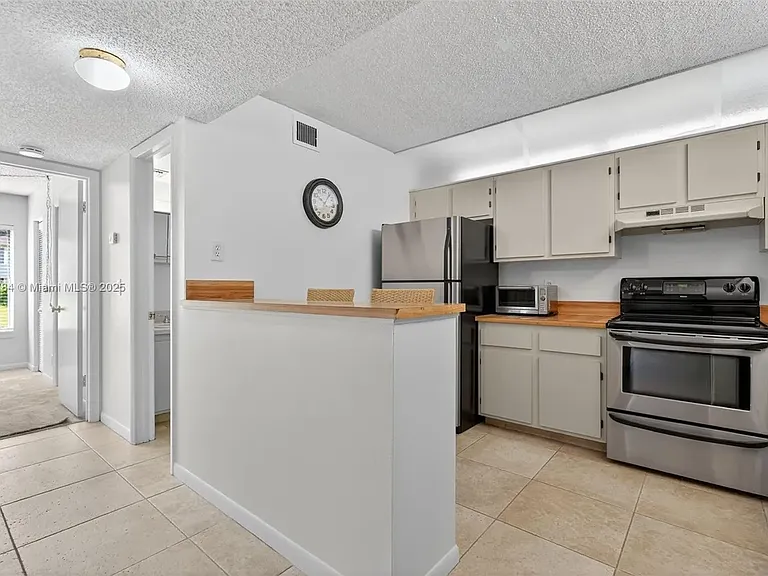 6536 Chasewood Dr #C — Photo 3