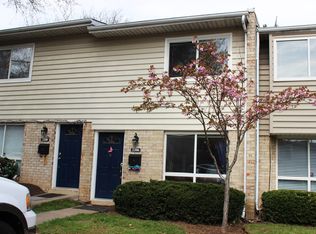 2206 Gingell Pl, Herndon, VA 20170