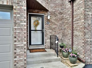 479 N Addison Ave APT B4, Elmhurst, IL 60126
