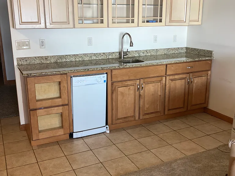 4455 N Shore Dr — Photo 4