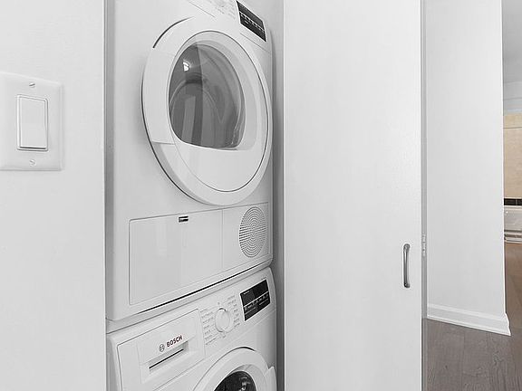 5th image of 211 N End Ave APT 7J