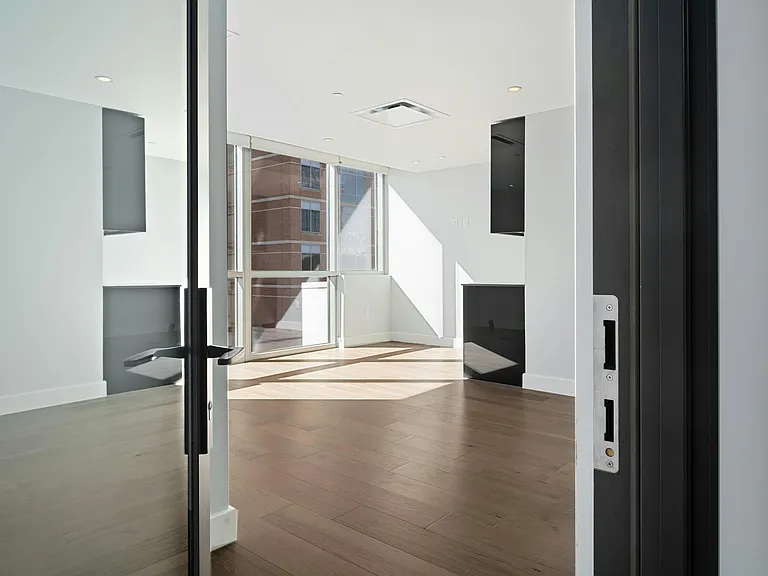 200 Congress Ave #903 — Photo 7