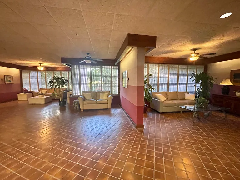 555 Hahaione St #1E-1 — Photo 24