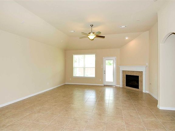 4th image of 2408 Harbor Pass Dr