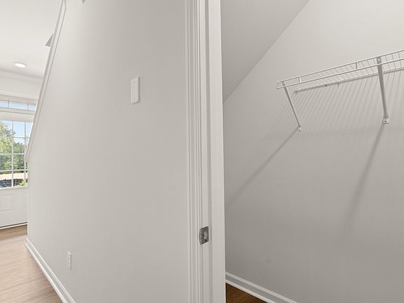 3rd image of 108 Bluegill Ln