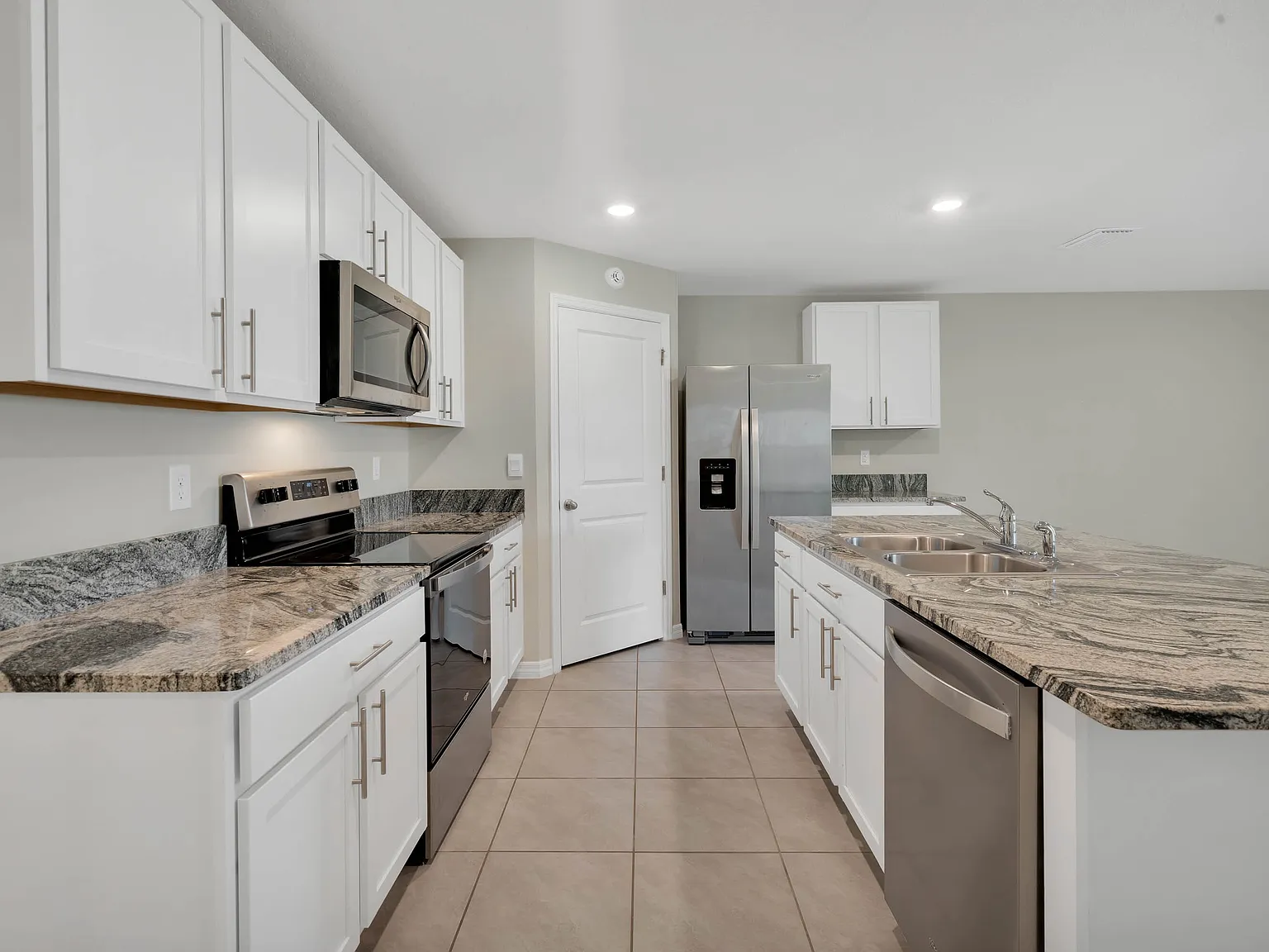 8768 Southwest 49th Circle (58) - 1 — Photo 2