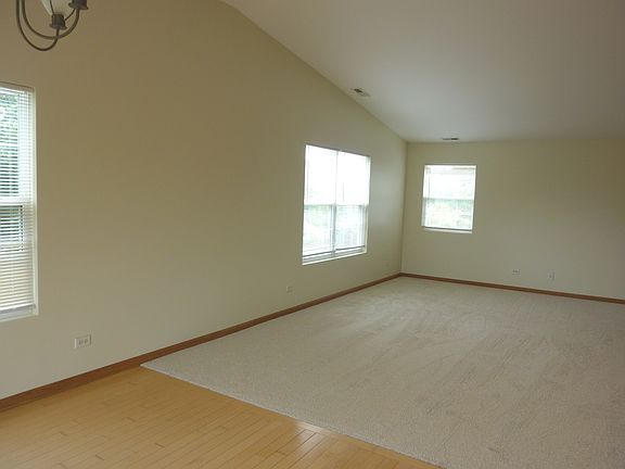 5th image of 2632 Loren Ln