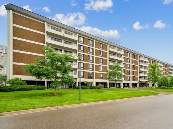 6400 York Ave S APT 206, Edina, MN 55435