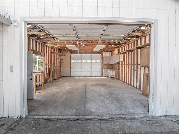4th image of 205 Hatchery Road
