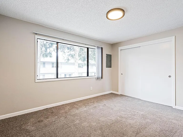 19300 SE River Rd #19300 — Photo 17