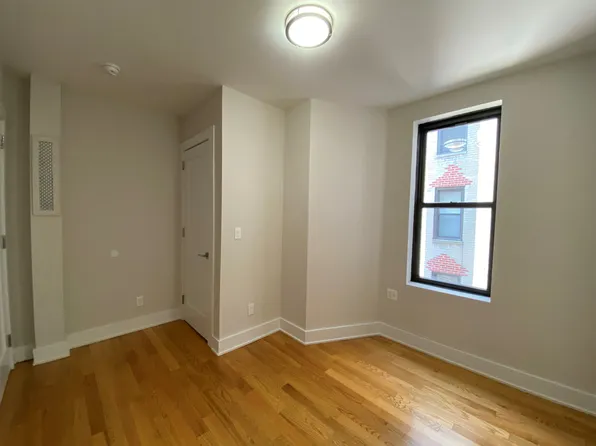 486 Brooklyn Avenue image 4 of 8