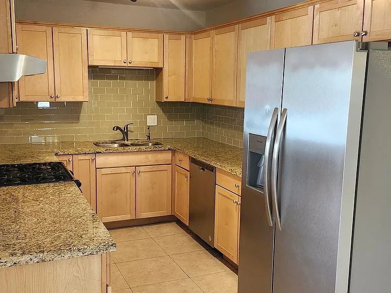 2514 E Campbell Ave — Photo 18