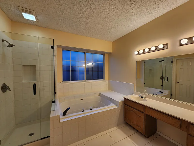 2413 Timber Ridge Ln — Photo 16