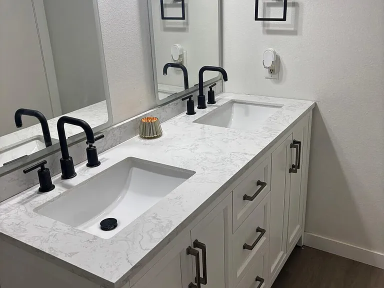 1600 E Laguna Dr — Photo 9