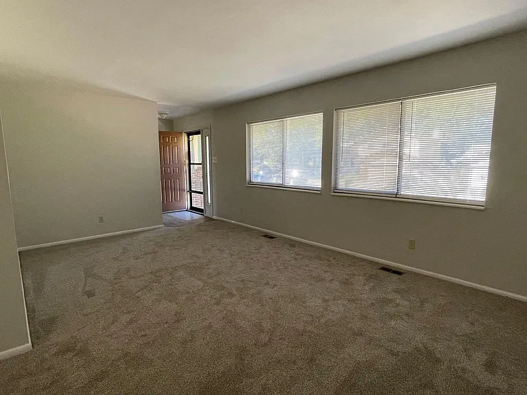 3231 S Sedalia Way — Photo 2