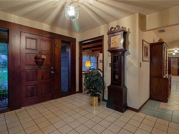 5th image of 5726 Stratford Ln