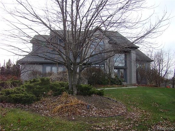 2nd image of 5093 Village Commons Dr
