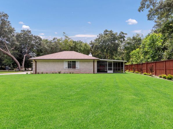 343 Oaklake Ln, Niceville, FL 32578