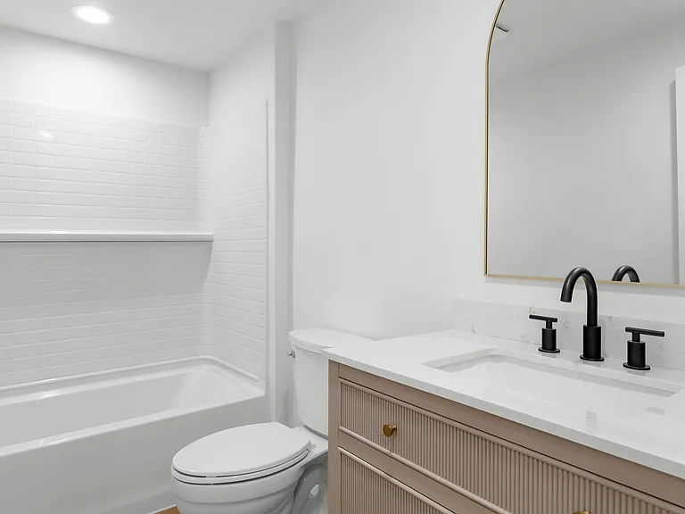 1007 Adams St SE #101 — Photo 9