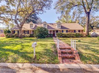 350 Oakridge Cir, Biloxi, MS 39531