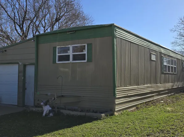 1321 Western Park Vlg, Jamestown, ND 58401