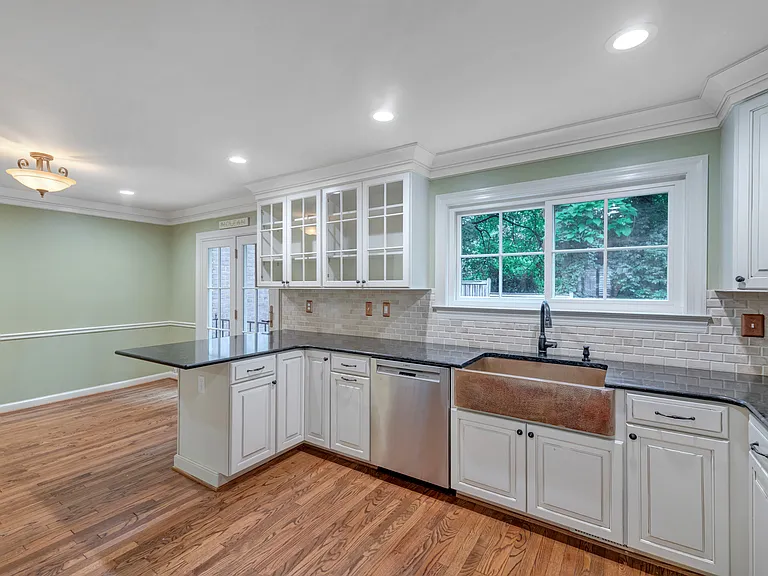 1427 McLean Mews Ct — Photo 6