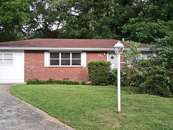 2nd image of 462 Virginia Pl SE