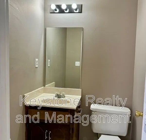 1127 Keith Ave — Photo 5