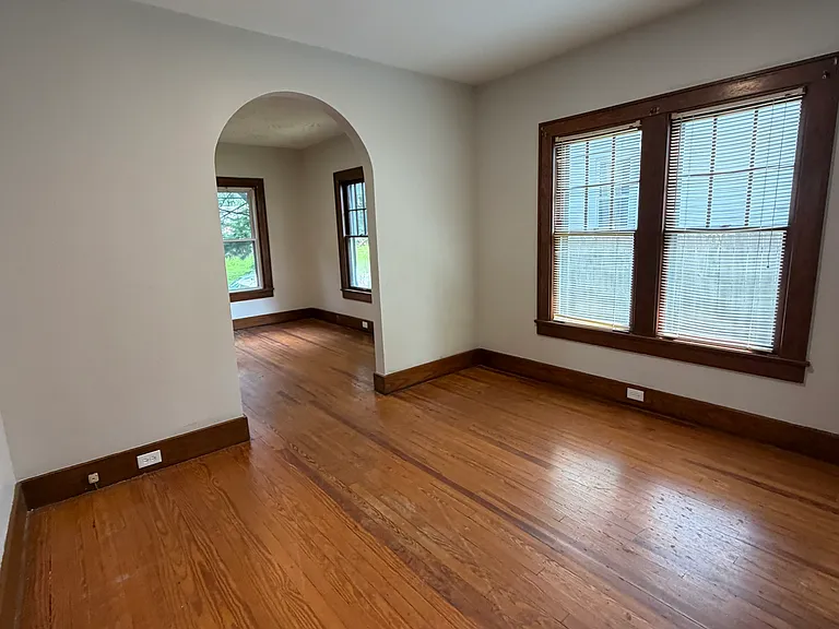 1325 Vance Ave — Photo 6