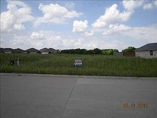 1st image of 303 Crosscreek Dr