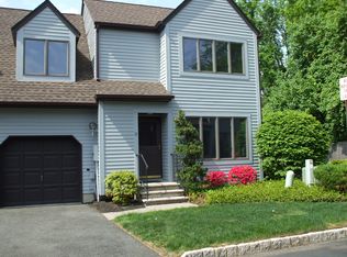 11 Village Park Ct, Scotch Plains, NJ 07076