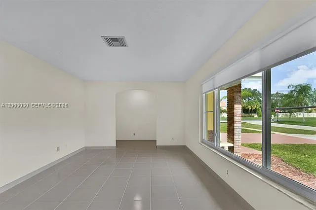 2480 Windsor Rd — Photo 12