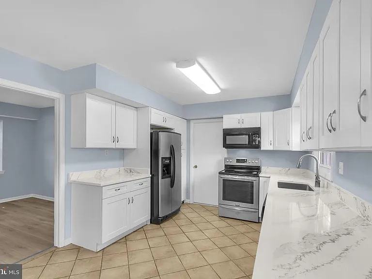 2807 Folsom Ln — Photo 15