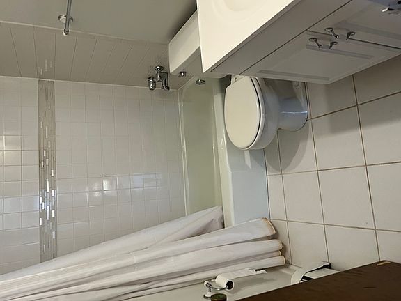 3rd image of 1333 W Pratt Blvd #1