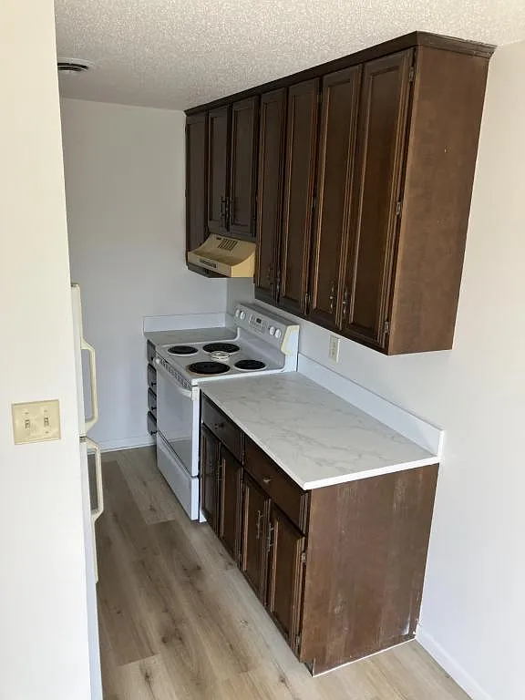 407 Second St Apt. C Carmi, IL 62821 — Photo 4