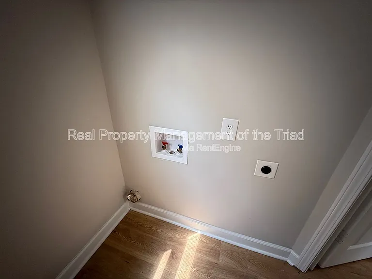 828 Circle Dr — Photo 16
