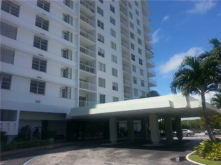 500 Bayview Dr #30 — Photo 10
